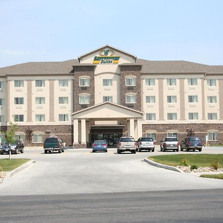 Expressway Suites Fargo Exterior photo