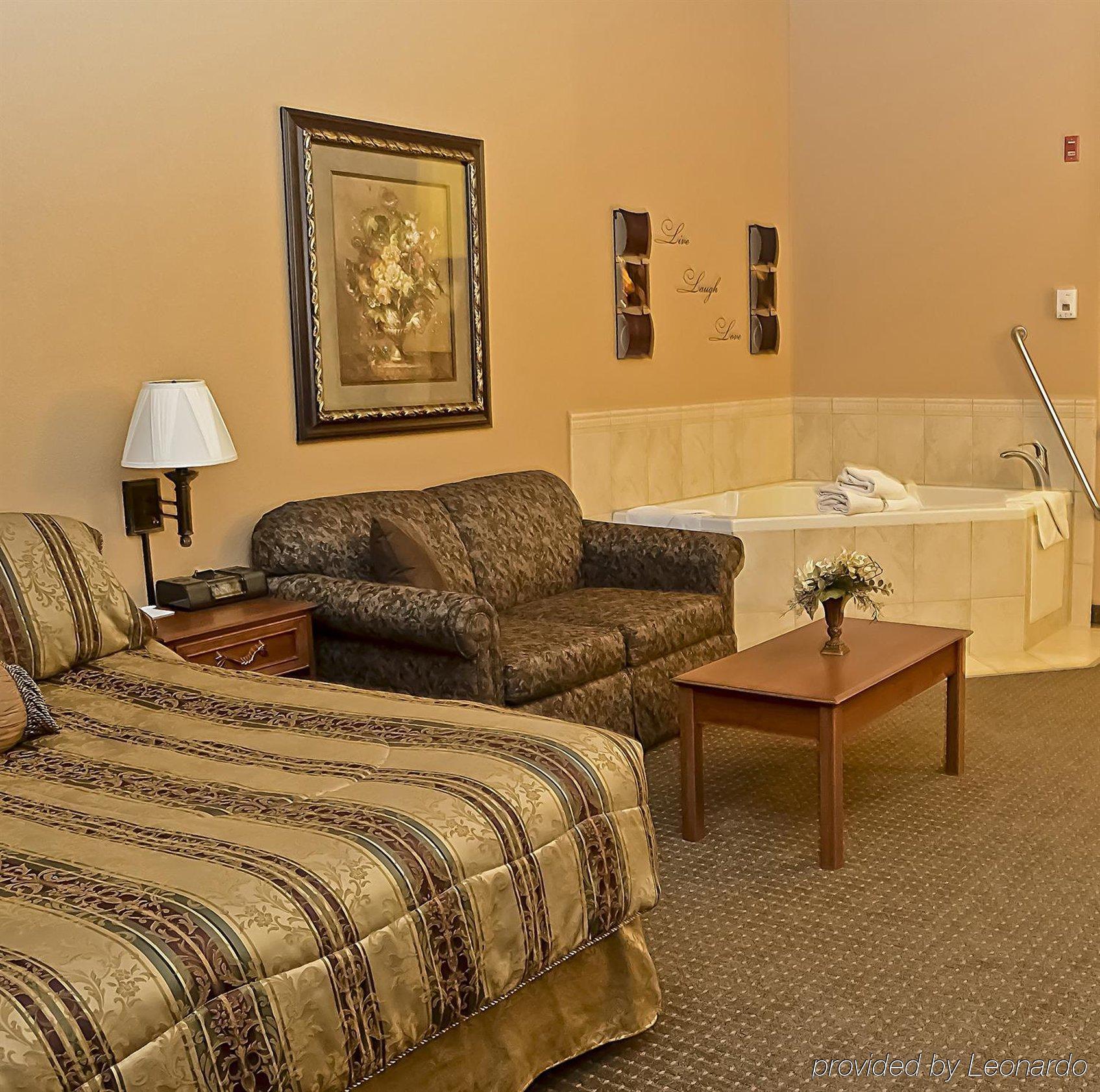 Expressway Suites Fargo Room photo