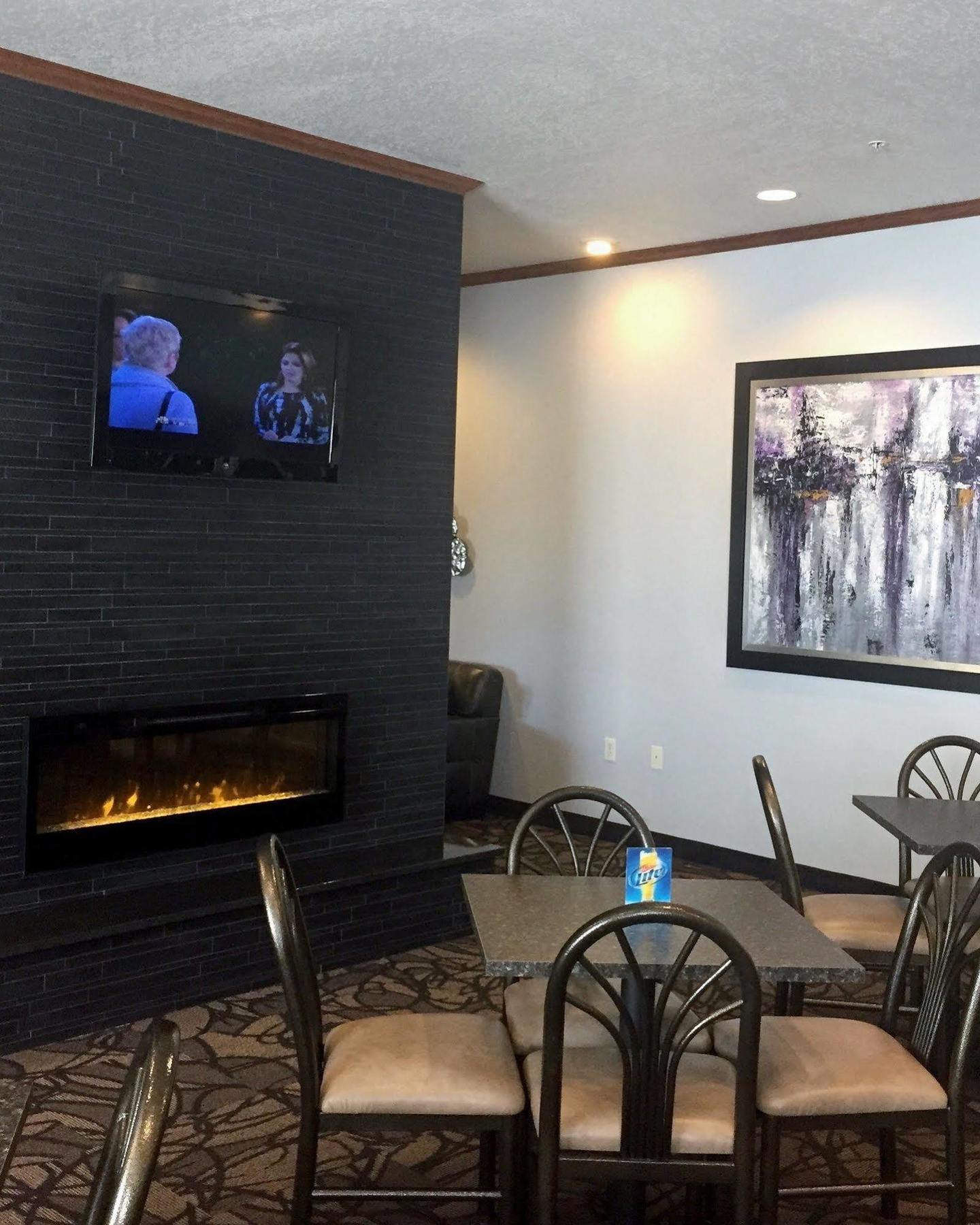 Expressway Suites Fargo Exterior photo